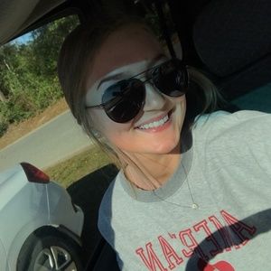 Meet your Posher, Jenna